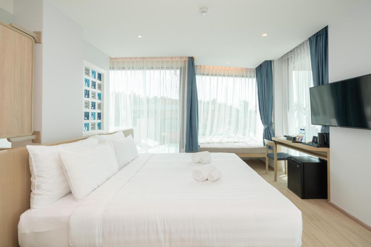 Panwaburi Beachfront Resort - Sha Extra Plus Екстер'єр фото A room at the hotel