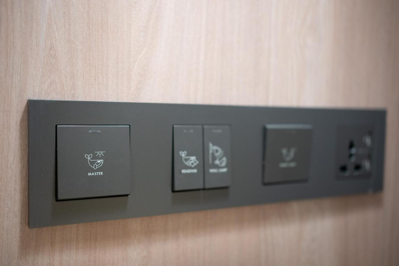 Panwaburi Beachfront Resort - Sha Extra Plus Екстер'єр фото A wall-mounted light switch