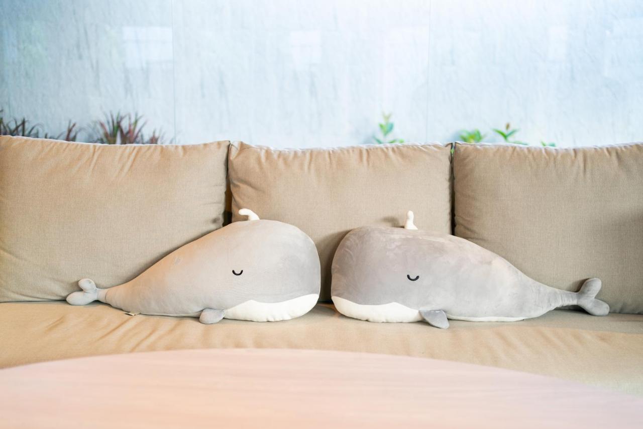 Panwaburi Beachfront Resort - Sha Extra Plus Екстер'єр фото Two plush versions of the character.