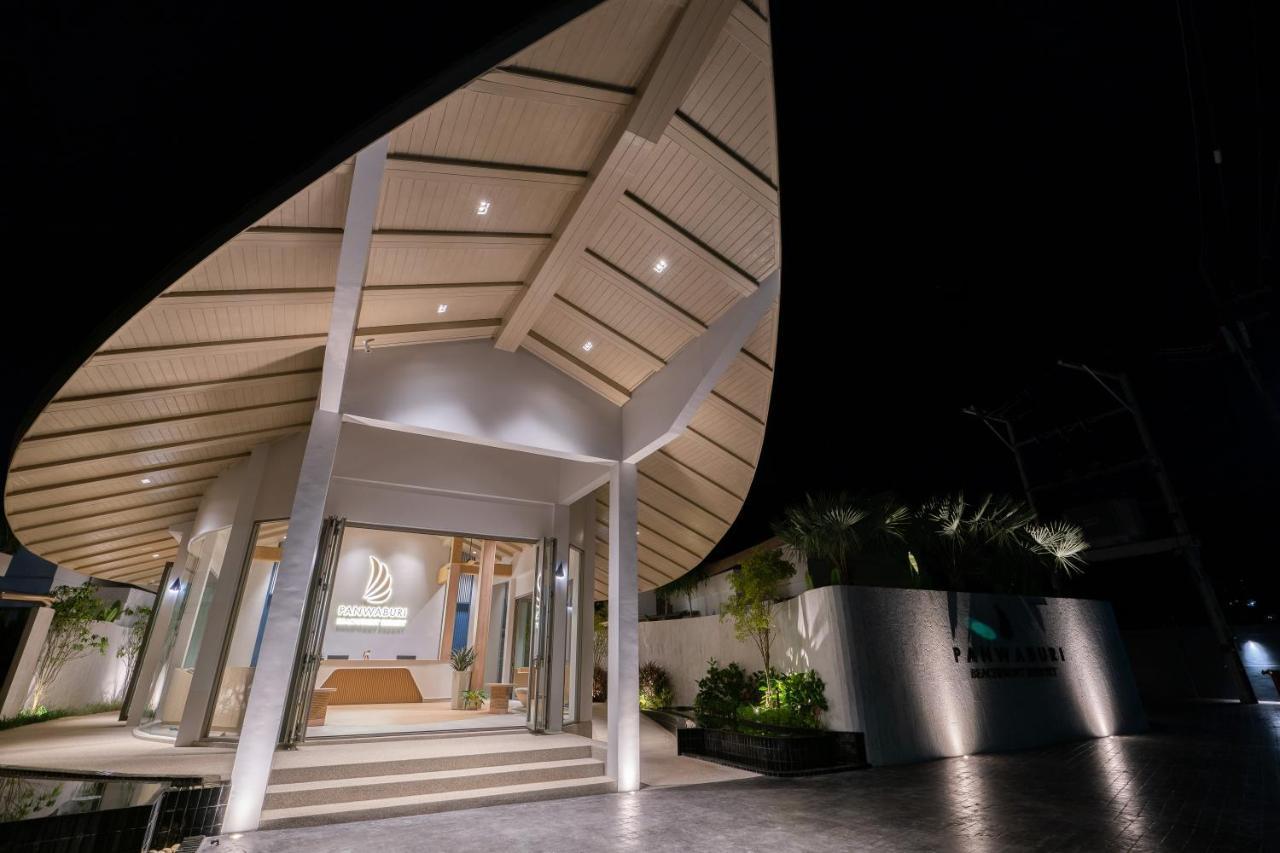 Panwaburi Beachfront Resort - Sha Extra Plus Екстер'єр фото The entrance of the resort