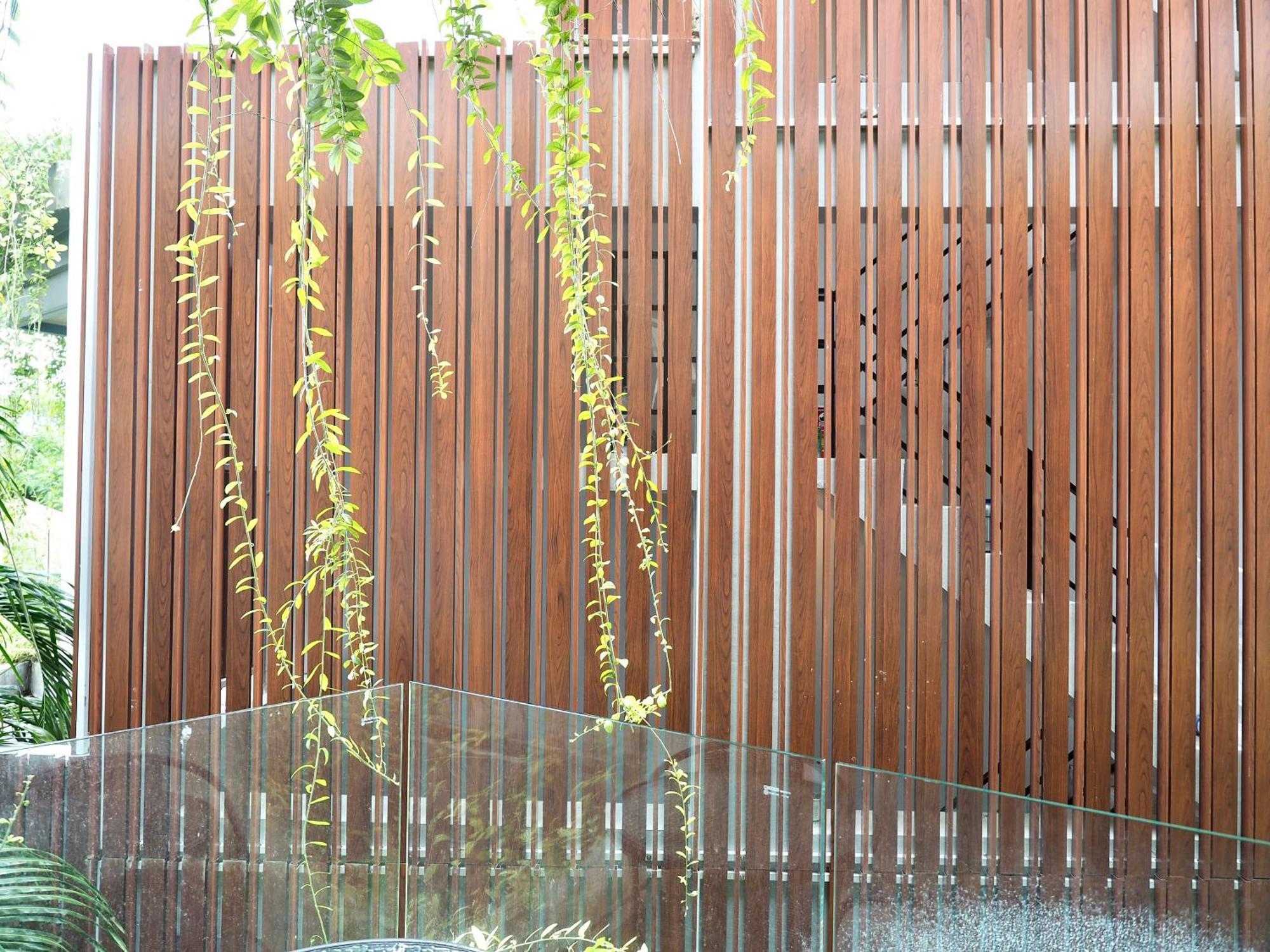 Panwaburi Beachfront Resort - Sha Extra Plus Екстер'єр фото Detail of the house
